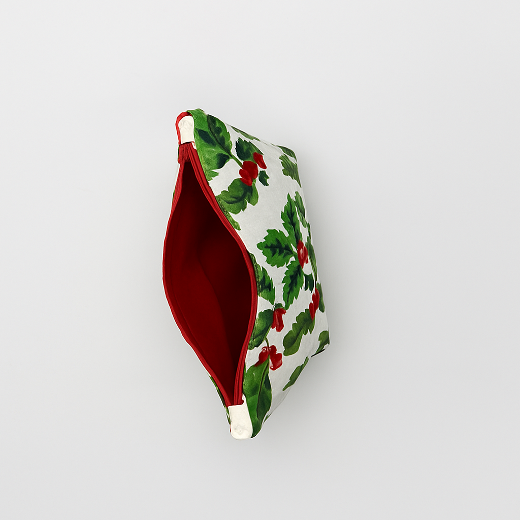 Hollyberry Brush Case